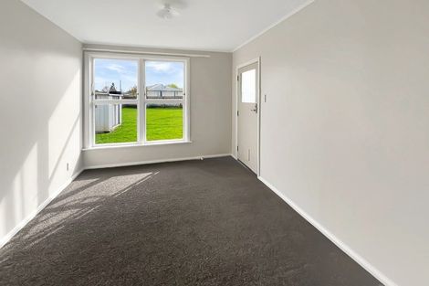 Photo of property in 34-36 Devon Crescent, Bulls, 4818