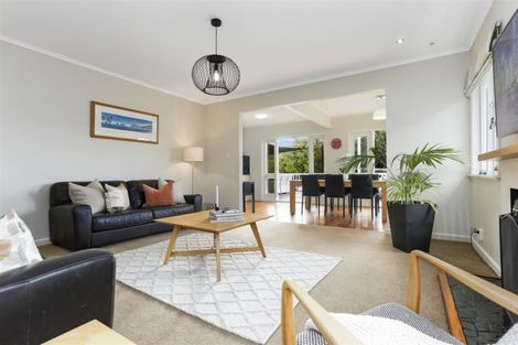 Photo of property in 18 Glade Place, Birkenhead, Auckland, 0626