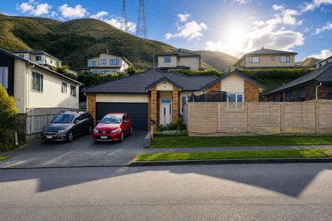 Photo of property in 73 Amesbury Drive, Churton Park, Wellington, 6037