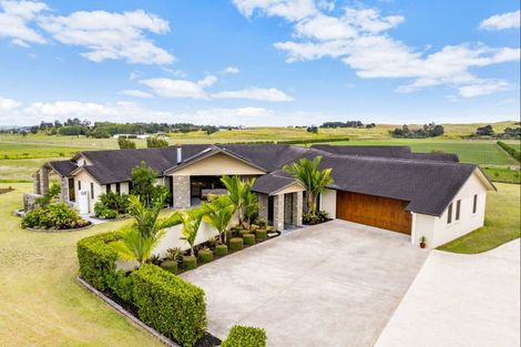 Photo of property in 70 Baylys Coast Road, Dargaville, 0377