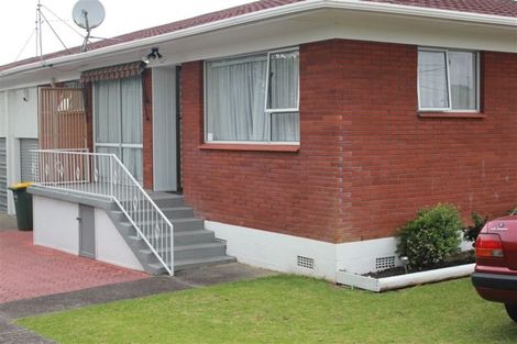 Photo of property in 1/71 Hepburn Road, Glendene, Auckland, 0602