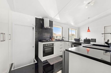 Photo of property in 22 Clover Drive, Henderson, Auckland, 0610