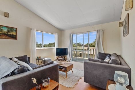 Photo of property in 50 Pauanui Beach Road, Pauanui, Hikuai, 3579