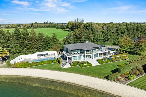 Photo of property in 37 Oakgrove Drive, Rangiora, 7400