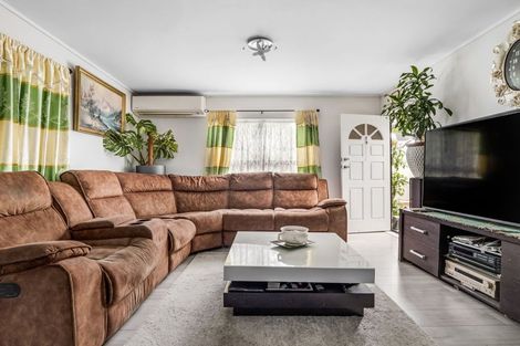 Photo of property in 1/32 Starforth Place, Henderson, Auckland, 0612