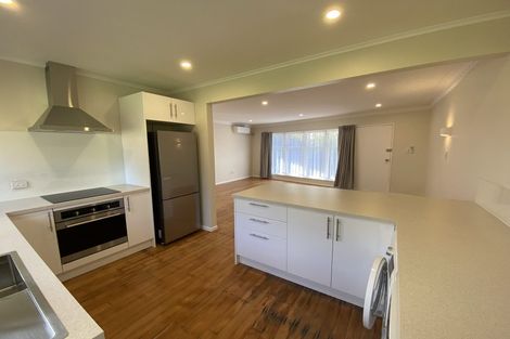 Photo of property in 3 Merchant Avenue, Te Atatu South, Auckland, 0610