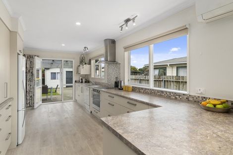 Photo of property in 74 Kennedy Drive, Levin, 5510