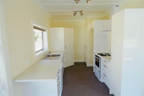 Photo of property in 14 Calvert Road, Moturoa, New Plymouth, 4310