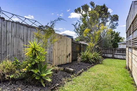 Photo of property in 2/20 Helena Street, Massey, Auckland, 0614