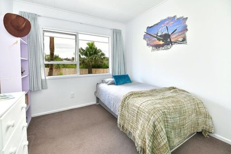 Photo of property in 69b Red Beach Road, Red Beach, 0932