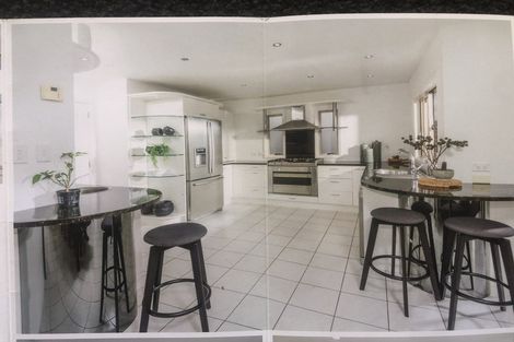 Photo of property in 2/25 Churchill Road, Murrays Bay, Auckland, 0630