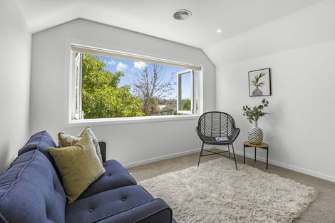 Photo of property in 23 Pukatea Street, Eastbourne, Lower Hutt, 5013