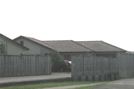 Photo of property in 15 Russett Grove, Henderson, Auckland, 0612
