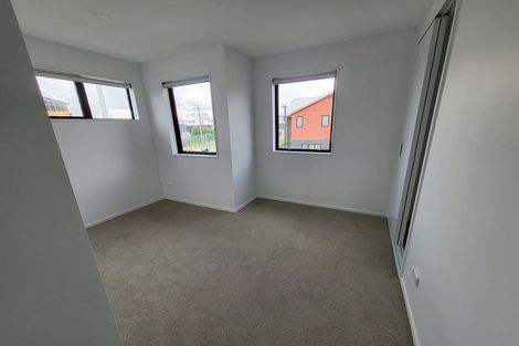 Photo of property in 1 Eileen Newey Place, Henderson, Auckland, 0612
