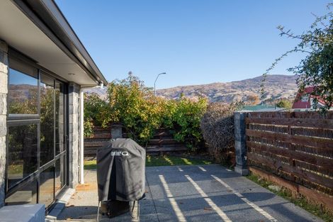 Photo of property in 90 Inniscort Street, Cromwell, 9310