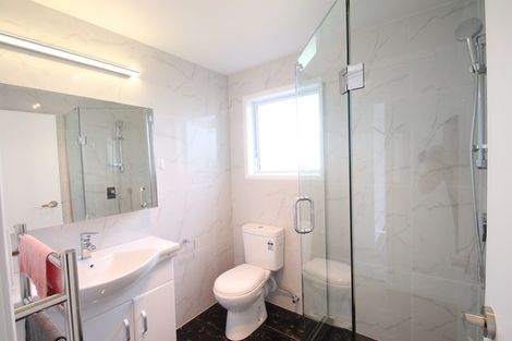 Photo of property in 10 Kereru Street, Henderson, Auckland, 0612