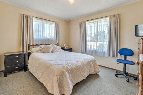 Photo of property in 8 Gardiner Grove, Mangere East, Auckland, 2024