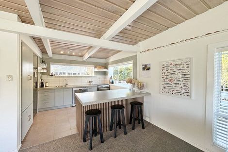 Photo of property in 12 Bayview Crescent, Duvauchelle, 7581