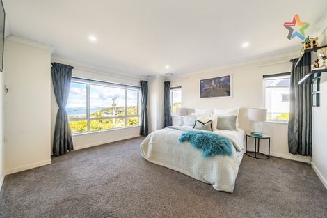 Photo of property in 2 Poto Road, Normandale, Lower Hutt, 5010