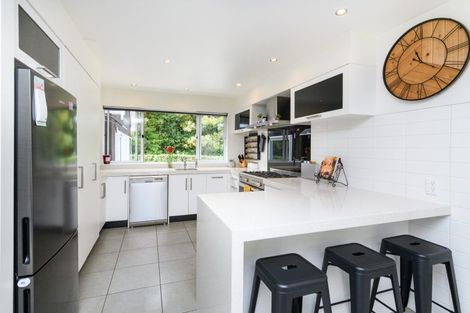 Photo of property in 212 Polson Hill Drive, Aokautere, Palmerston North, 4471