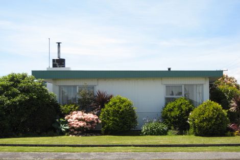 Photo of property in 87 Queen Street, Westport, 7825