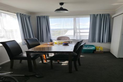 Photo of property in 63 Ruskin Road, Newlands, Wellington, 6037