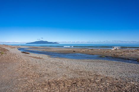 Photo of property in 8 Rodney Avenue, Te Horo Beach, Otaki, 5581
