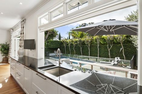 Photo of property in 46 Tainui Road, Devonport, Auckland, 0624