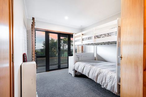 Photo of property in 153 Luckens Road, West Harbour, Auckland, 0618