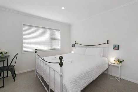 Photo of property in 1 Gibson Place, Papamoa Beach, Papamoa, 3118