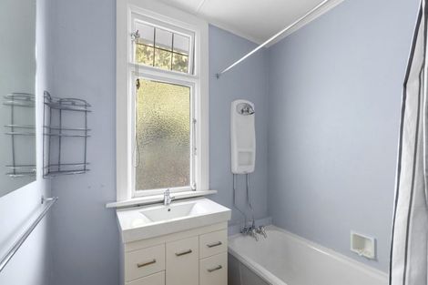 Photo of property in 32 Flora Dora Parade, Lake Hawea, Wanaka, 9382