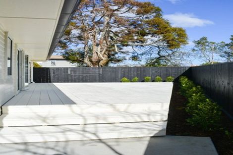 Photo of property in 40e Kervil Avenue, Te Atatu Peninsula, Auckland, 0610