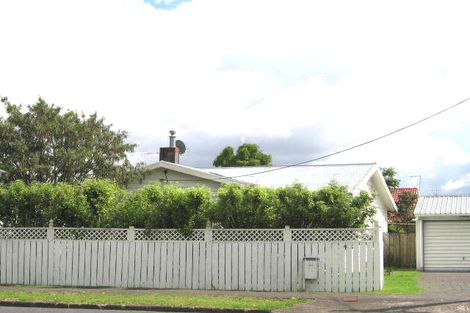 Photo of property in 2/101 Titirangi Road, New Lynn, Auckland, 0600
