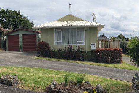 Photo of property in 5 Rapaki Place, Te Atatu Peninsula, Auckland, 0610