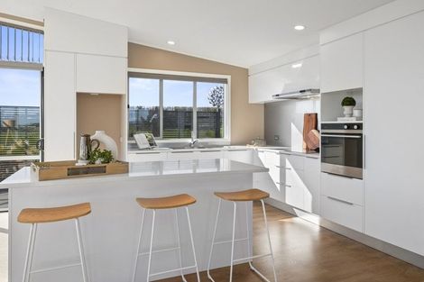 Photo of property in 100 Elsham Road, Lepperton, New Plymouth, 4373