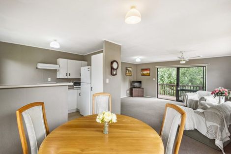 Photo of property in 2/18 Altair Place, Windsor Park, Auckland, 0632