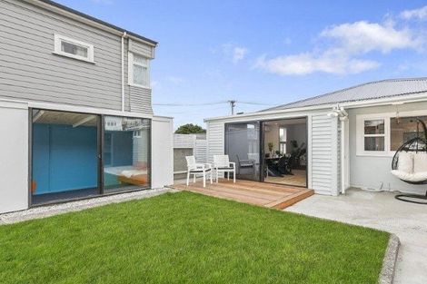 Photo of property in 40 Rua Street, Lyall Bay, Wellington, 6022
