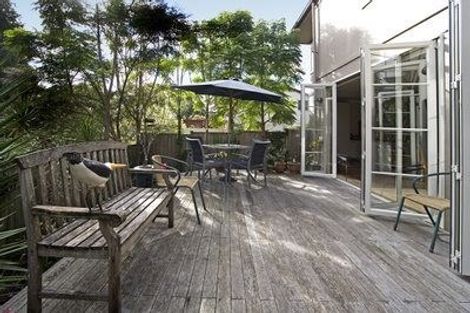 Photo of property in 50a Pupuke Road, Hillcrest, Auckland, 0627