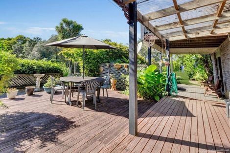 Photo of property in 27 Donnelly Street, Oakura, 4314