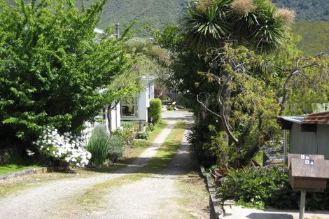 Photo of property in 3b Taranaki Street, Picton, 7220