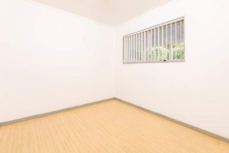 Photo of property in 1/288 Sunset Road, Windsor Park, Auckland, 0632
