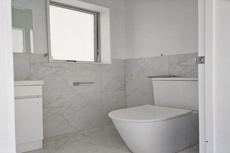 Photo of property in 12d Minaret Drive, Bucklands Beach, Auckland, 2014