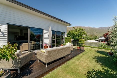 Photo of property in 11 Coromandel Street, Wanaka, 9305