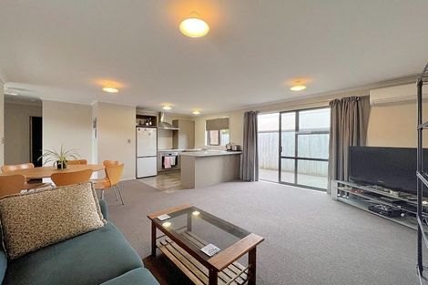Photo of property in 108u2 Old Farm Road, Hamilton East, Hamilton, 3216