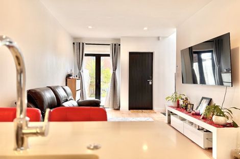 Photo of property in 1/28 Smythe Road, Henderson, Auckland, 0612