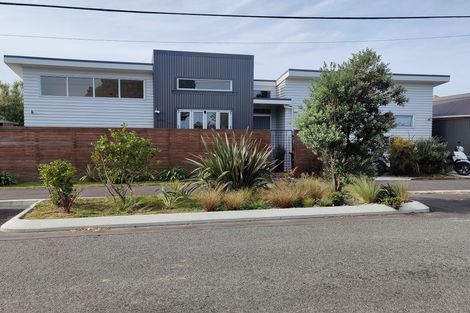 Photo of property in 17 Kedah Street, Miramar, Wellington, 6022