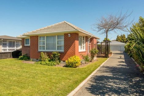 Photo of property in 8 Clipper Place, Redwood, Christchurch, 8051
