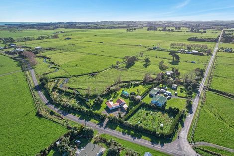 Photo of property in 318 Kuku Beach Road, Kuku, Levin, 5570