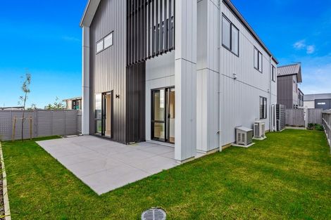 Photo of property in 20 Port Way, Rosehill, 2113