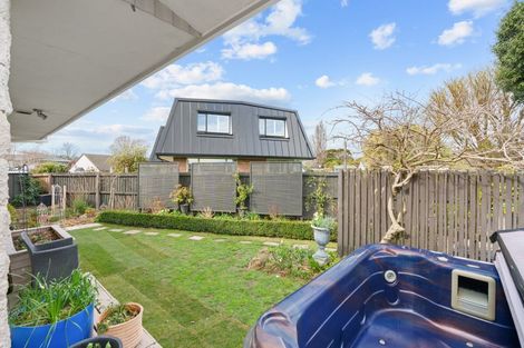 Photo of property in 25 Hillcrest Place, Avonhead, Christchurch, 8042